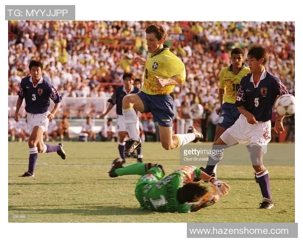 没有足球鞋的足球明星如何在绿茵场上创造奇迹与传奇